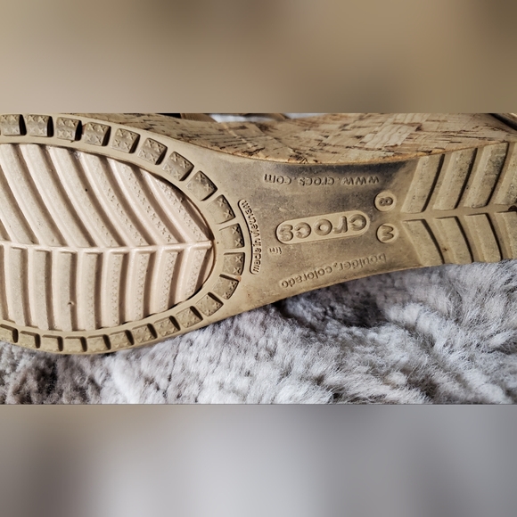 CROCS Aleigh Leather Wedge Sandal Women’s Size:W8 - Picture 9 of 10